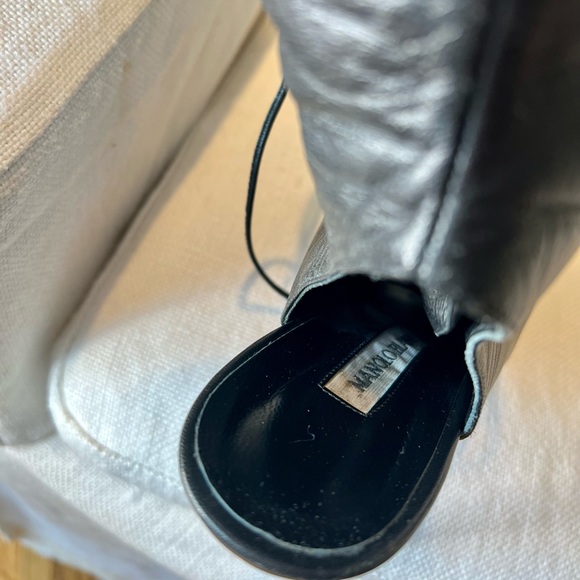 Manolo Blahnik | Leather |  Lace Up Booties | RARE - Picture 14 of 14